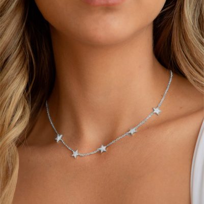 Zilverkleurige-ketting-met-sterchoker