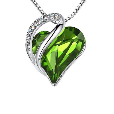 Ketting hartje versierd met groen Swarovski kristal