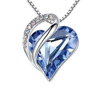 Ketting hartje versierd met helder blauw Swarovski kristal
