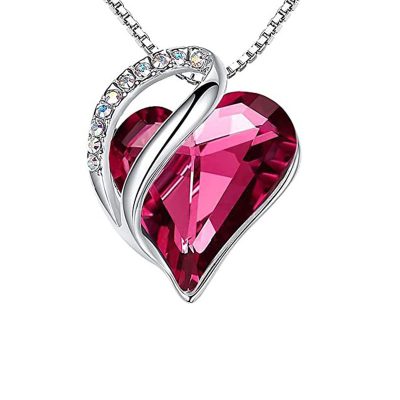 Ketting hartje versierd met licht roze Swarovski kristal