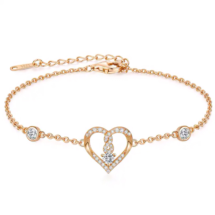 Rosé armband met hartje en strass