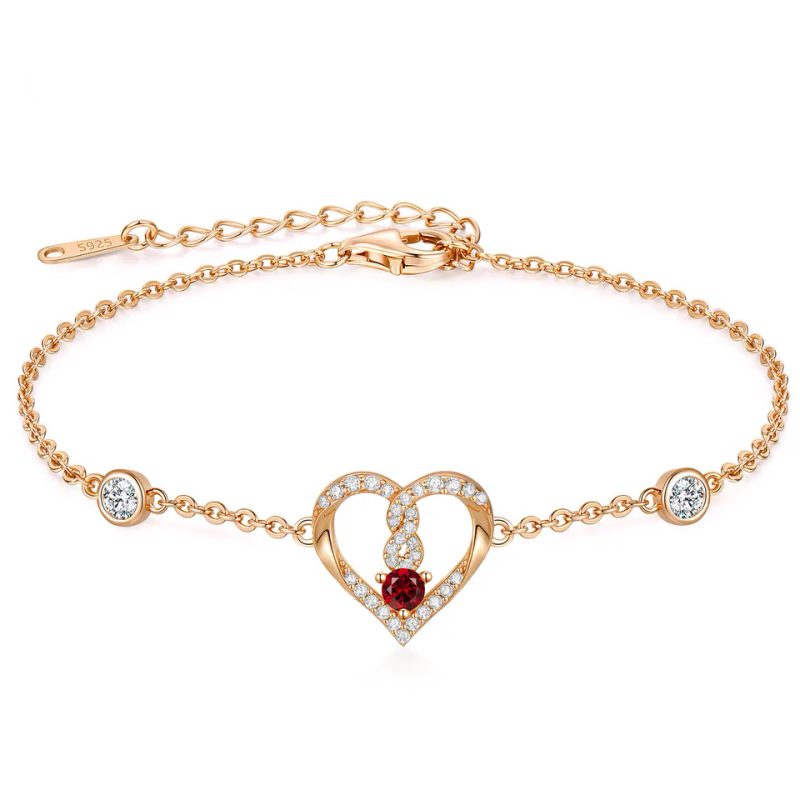 Rosé armband met rood hartje en strass